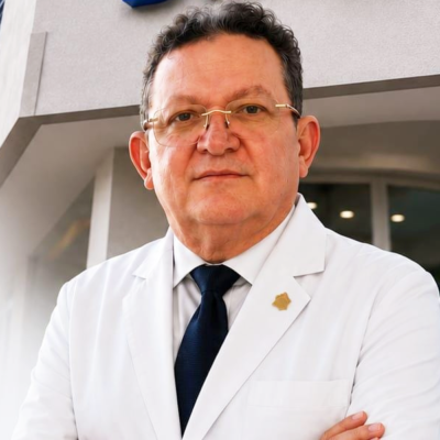 Dr. Carlos Flores Guifarro