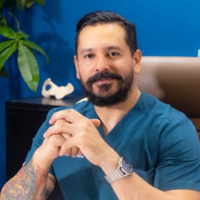 Dr. Leonardo Aguirre